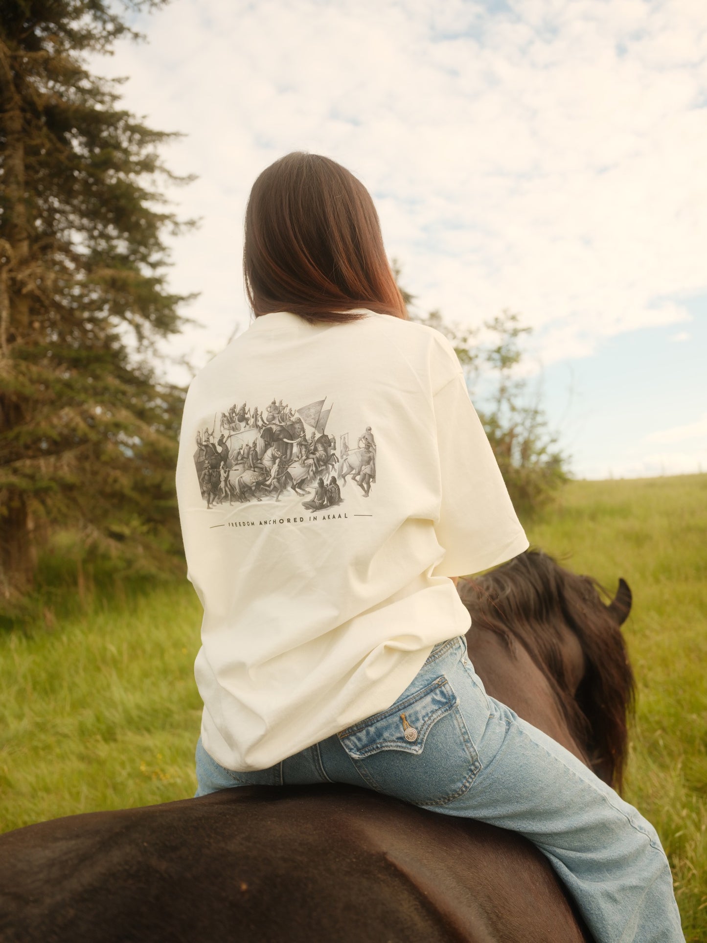 Azaad | Off White Short Sleeve T-shirt